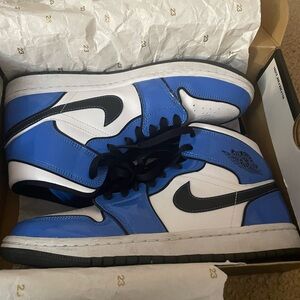 Jordan Air 1 Mid SE Signal Blue and Black Sneakers